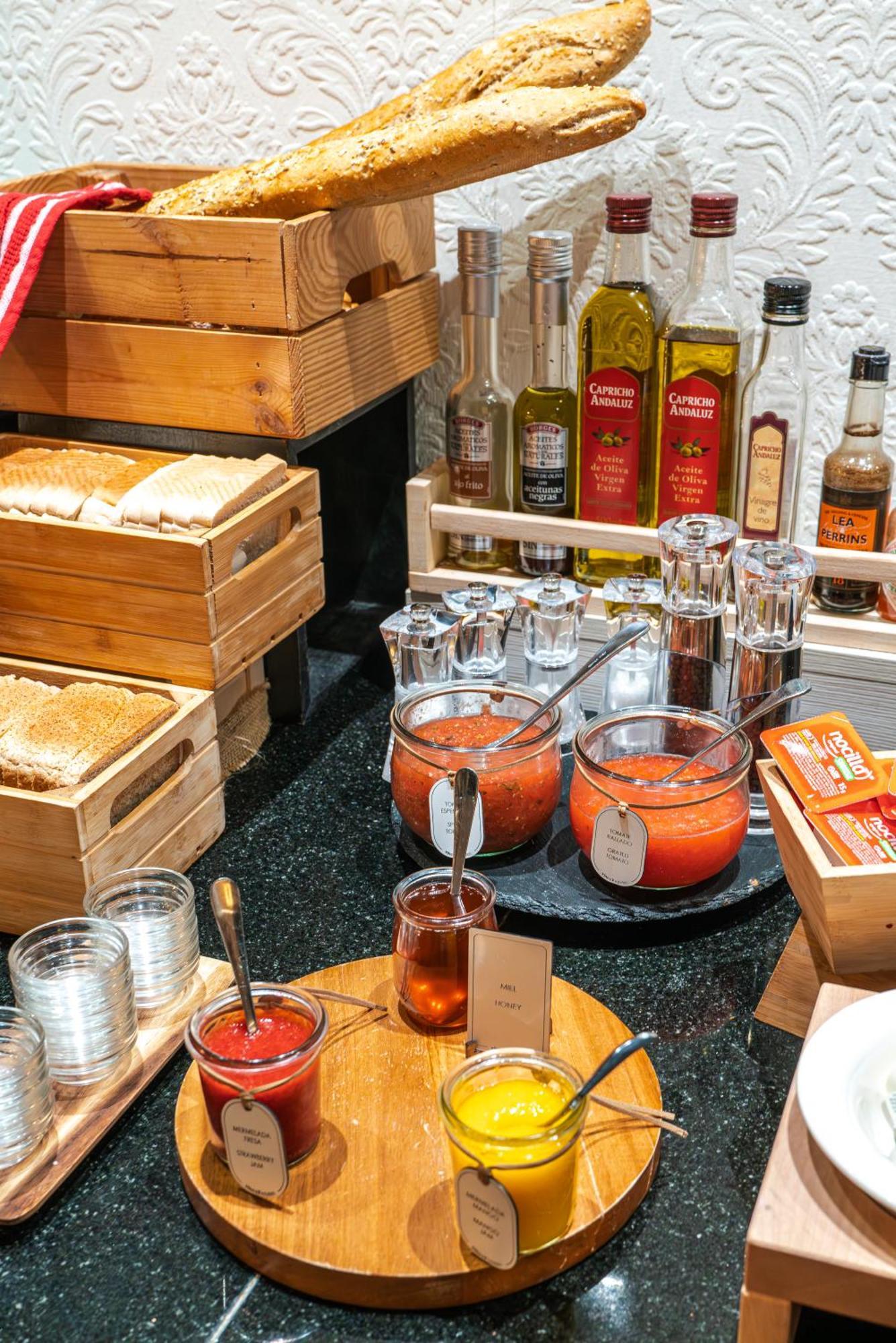 Vincci Via - 66 Hotel Madrid Kültér fotó